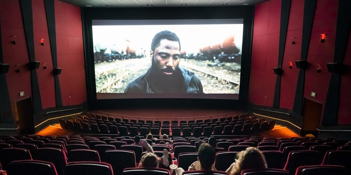 Смотреть фильмы онлайн бесплатно.